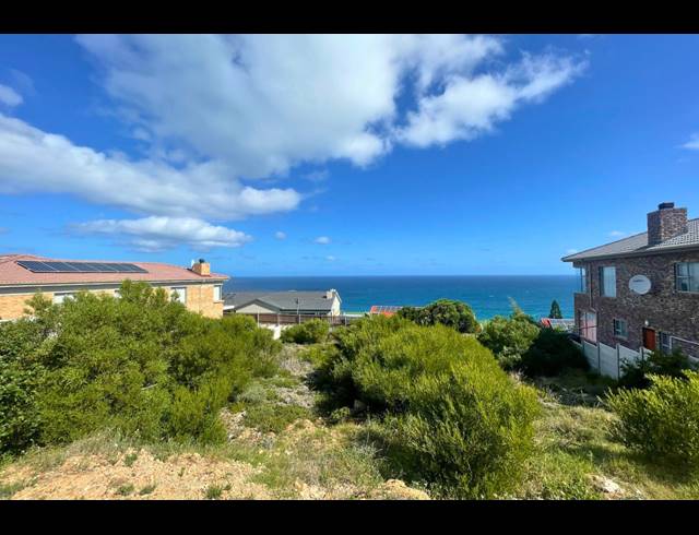 735M² VACANT LAND FOR SALE IN DANA BAY